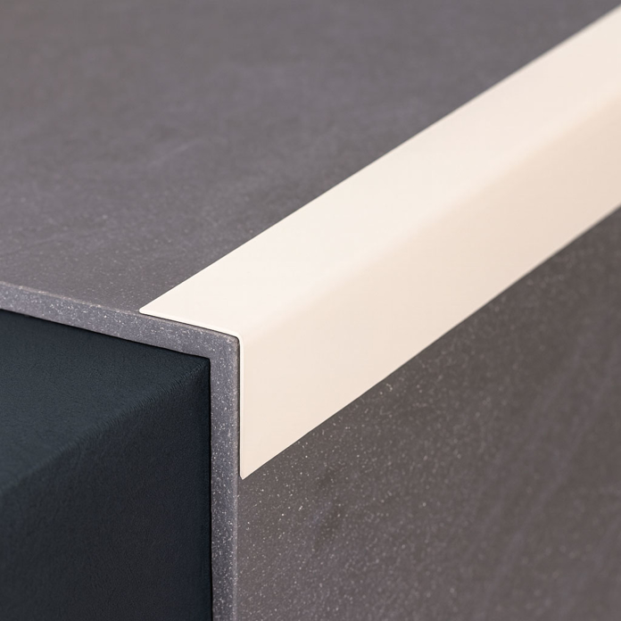 Slika PVC zaštitna lajsna za keramiku L profil bež 20x20 mm 2,7 m